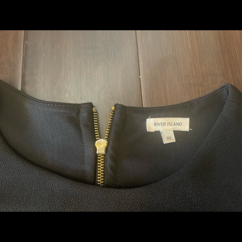 BLACK RIVER ISLAND DRESS - Picture 2 of 3